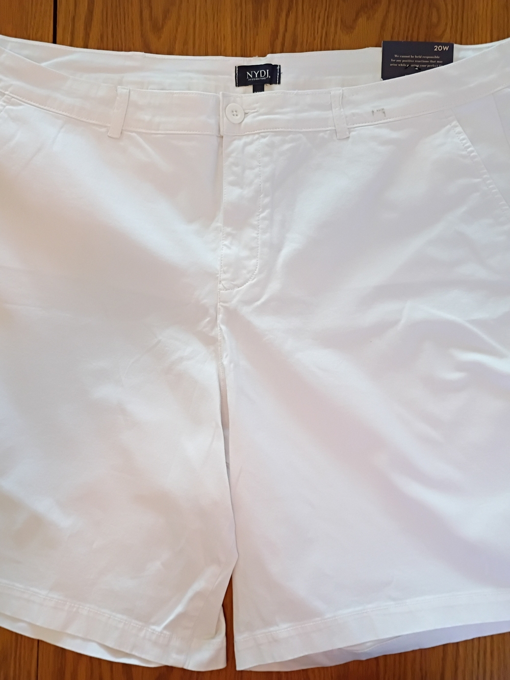NYDJ Women's  White Bermuda Shorts